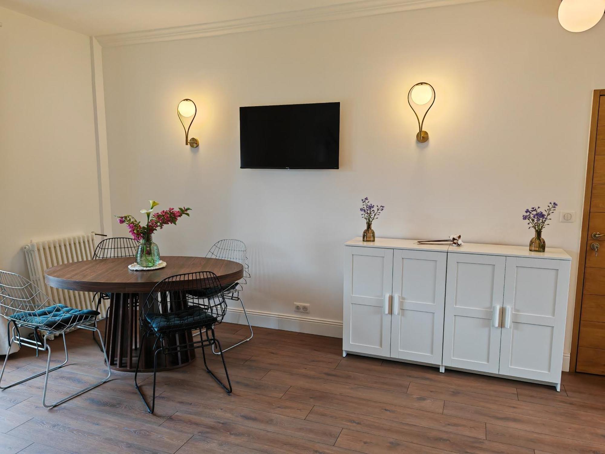 Domaine De L'Isle Maniere Apartment Saint-Quentin-sur-le-Homme Luaran gambar